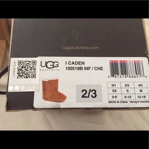 Baby ugg boots unisex.